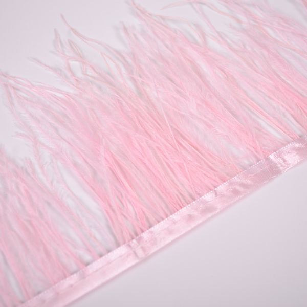 Bandă pene de ștrut 10-15 cm culoare roz deschis
