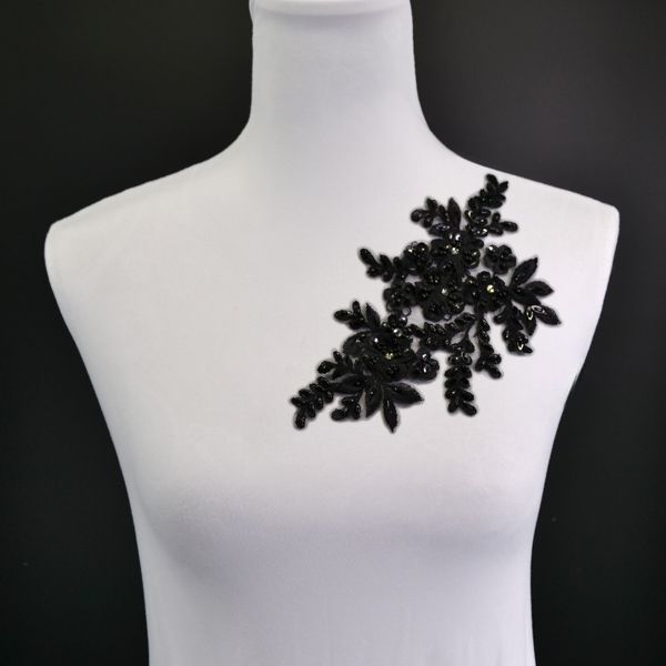 Aplicație pentru rochie buchet negru - partea stângă