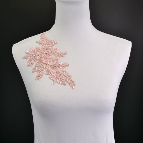 Aplicație pentru rochie buchet roz - partea dreaptă