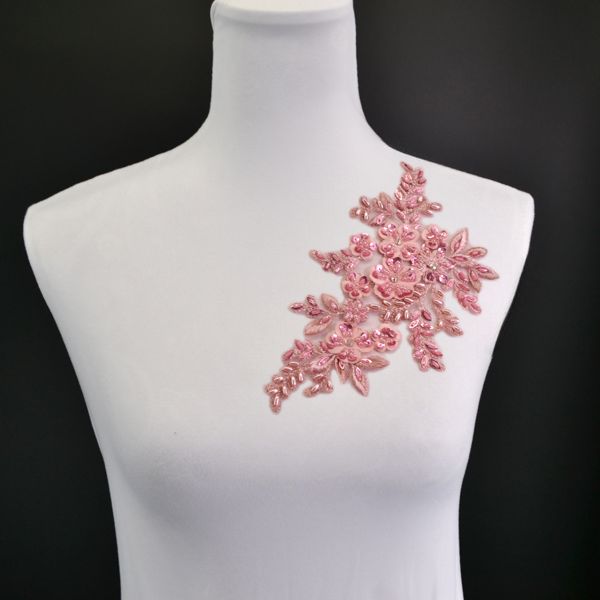 Aplicație pentru rochie buchet roz vechi - partea stângă