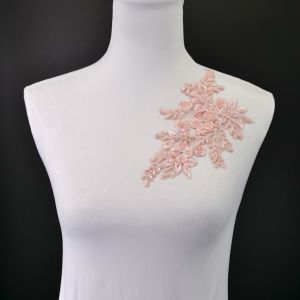 Aplicație pentru rochie buchet roz - partea stângă